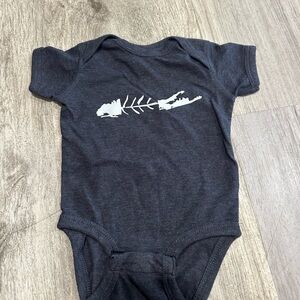 Charcoal Baby Onesie with White Fishbone/long-island Graphic